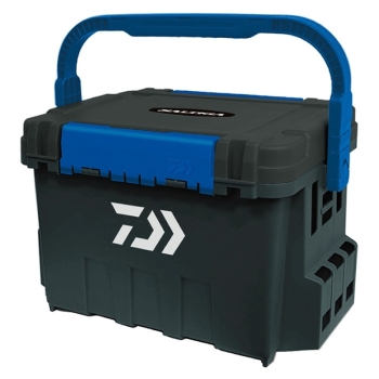 Ящик рыболовный DAIWA Tackle Box TB9000 цвет Saltiga Blue / Black в интернет магазине Rybaki.ru